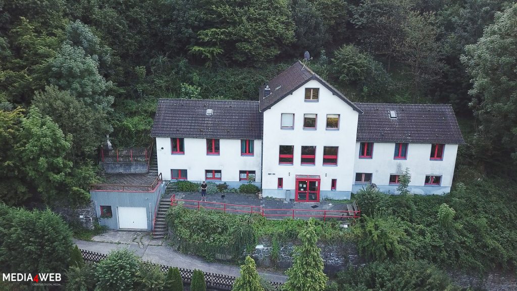 Luftbild-vom-Selbstversorgerhaus-Pfadfinderheim-Altena-im-Sauerland